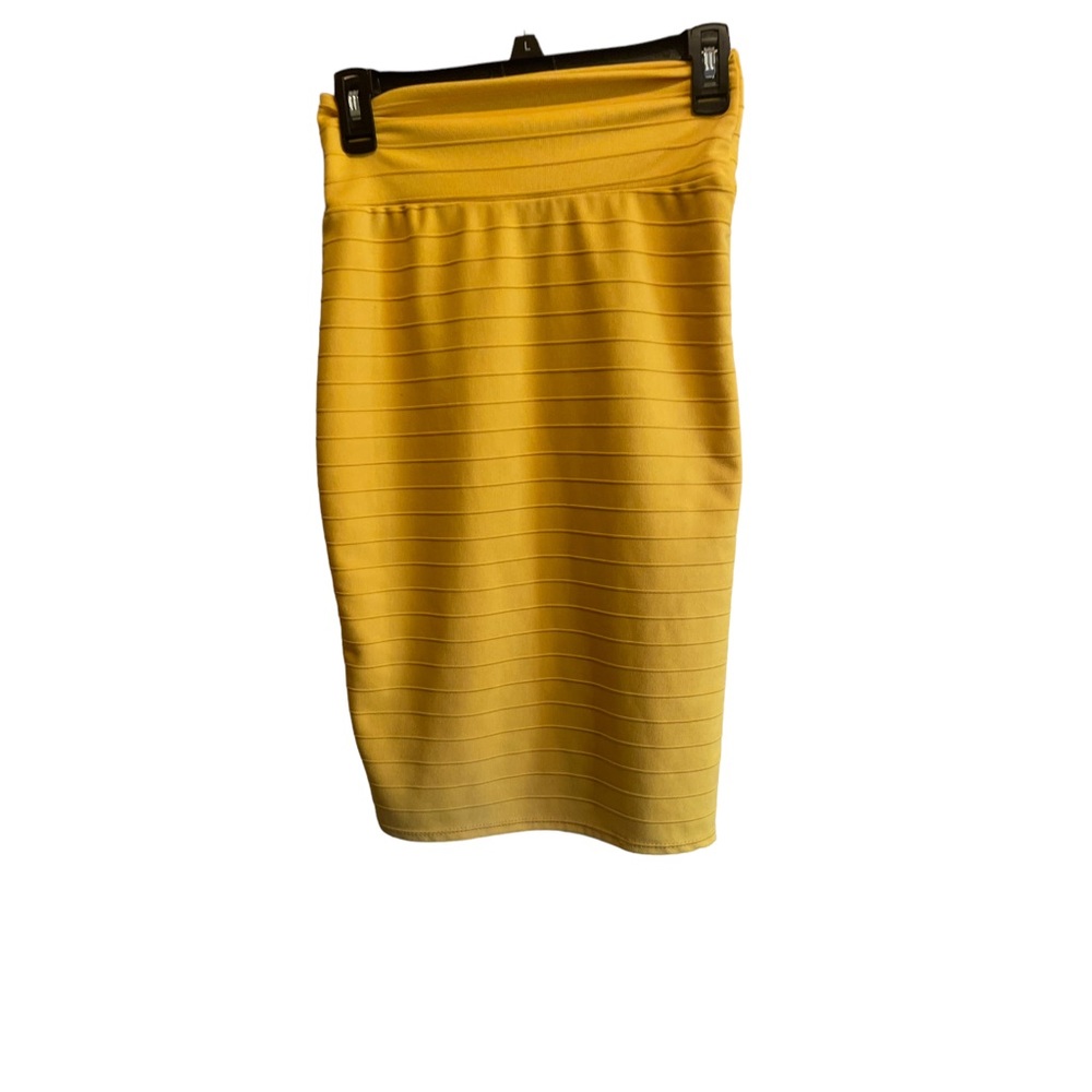 Beware sz medium juniors yellow fitted skirt